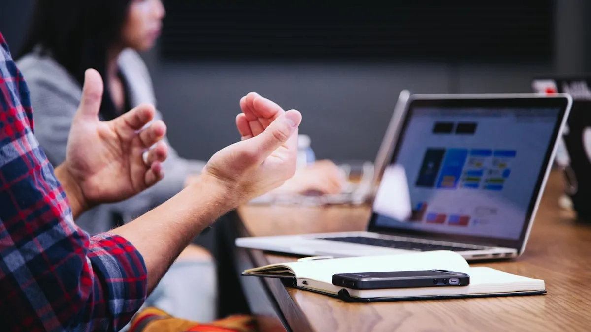 AI Resume Builder vs Manual Resume Writing